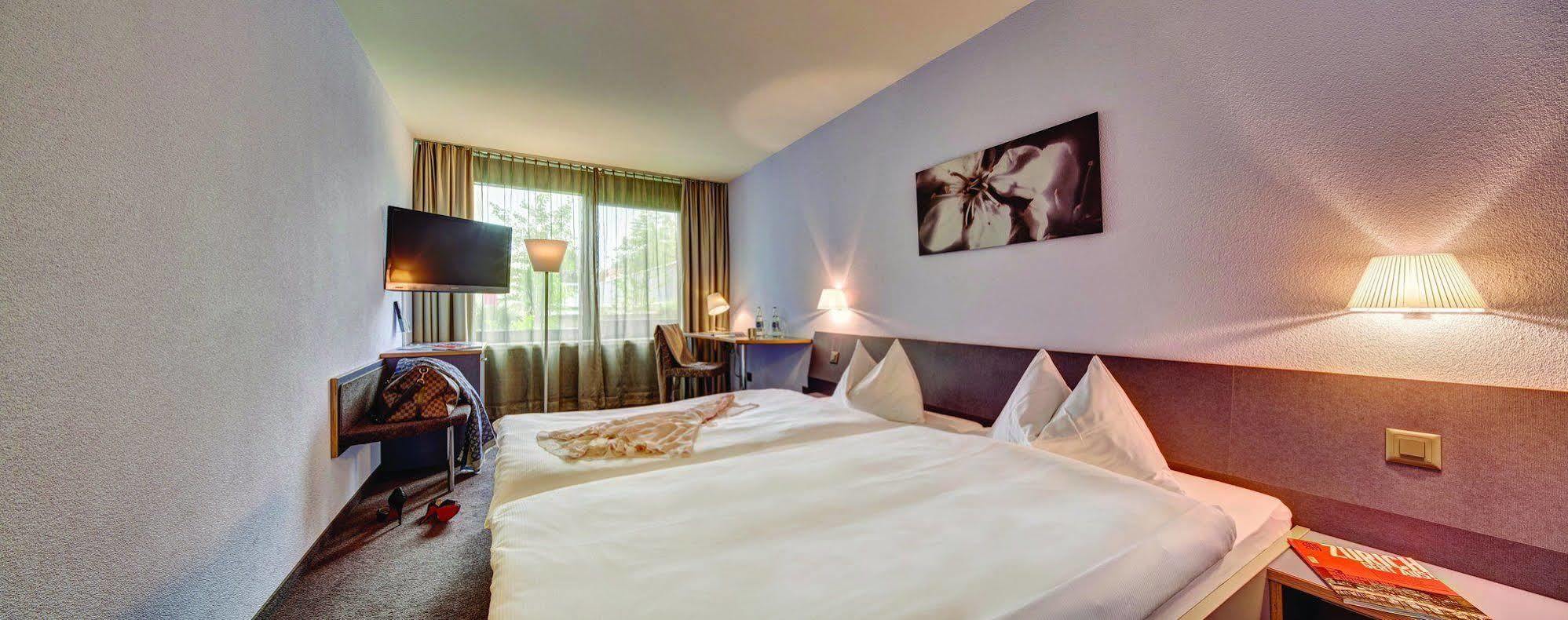 Geroldswil Swiss Quality Hotel Exterior photo