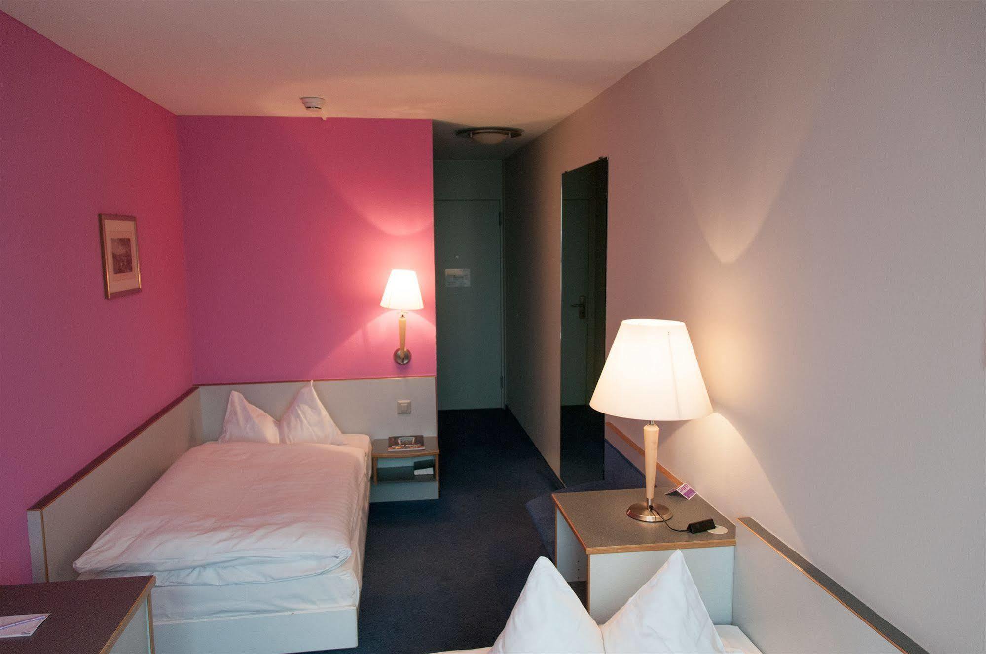 Geroldswil Swiss Quality Hotel Exterior photo